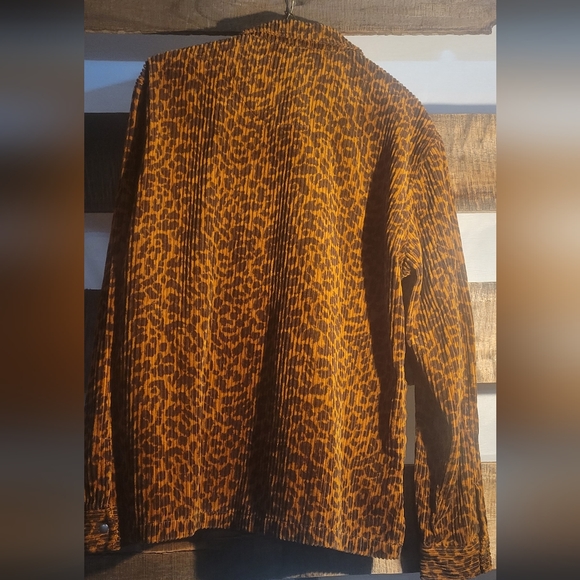 UO Ryder Cheetah Corduroy Zip Shirt - Picture 2 of 3